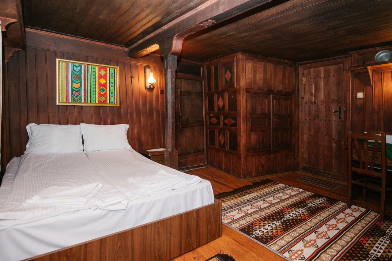 Kodjamanova House Hotel Zheravna ภายนอก รูปภาพ