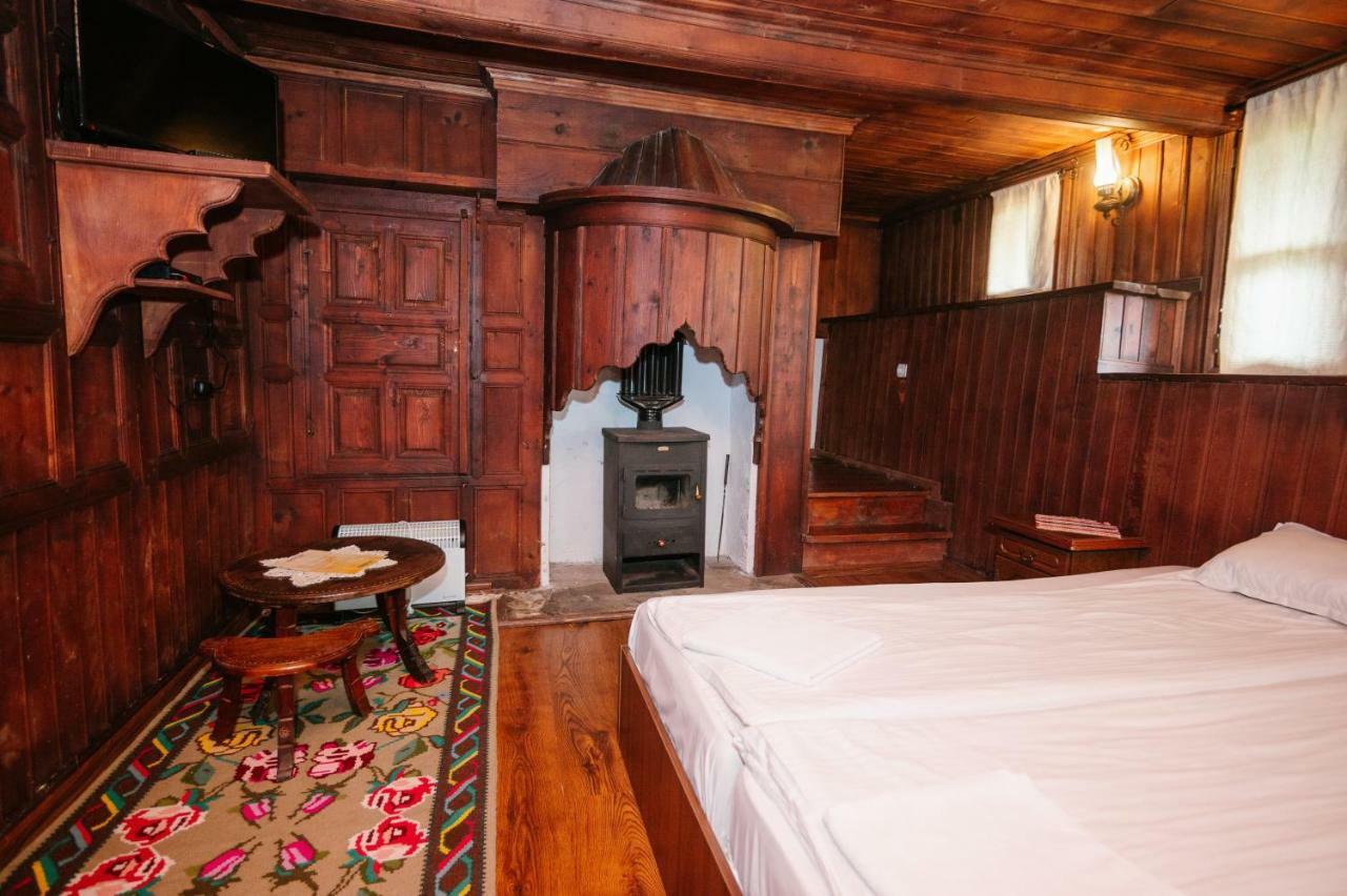 Kodjamanova House Hotel Zheravna ภายนอก รูปภาพ