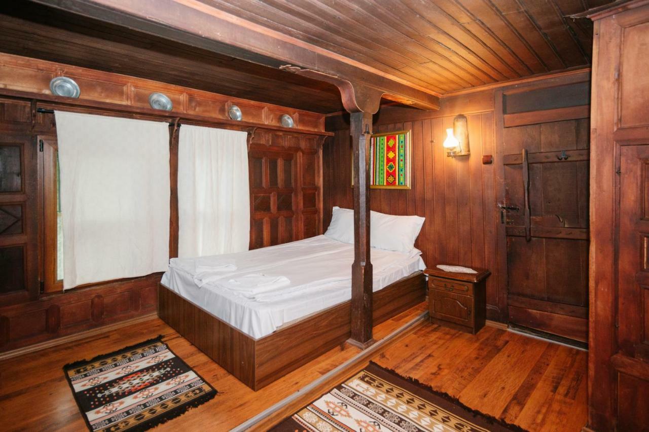 Kodjamanova House Hotel Zheravna ภายนอก รูปภาพ