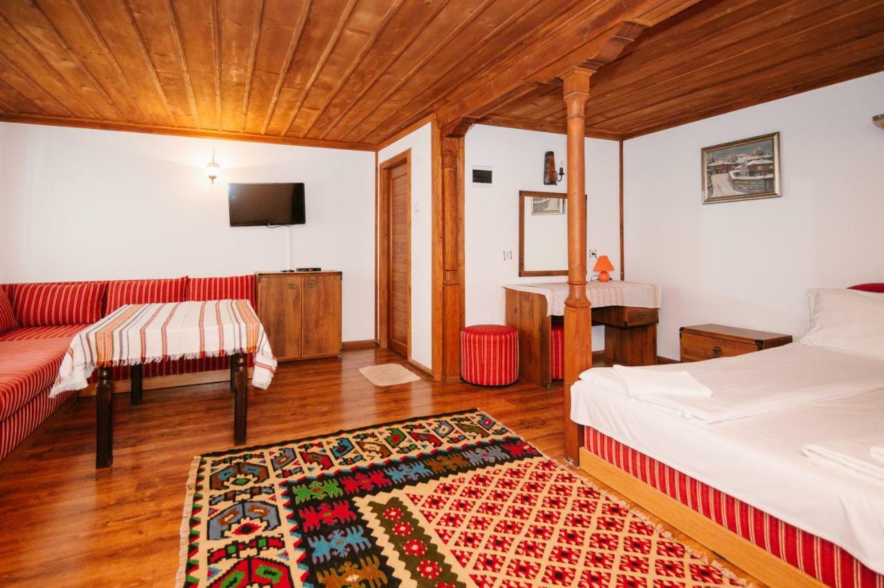 Kodjamanova House Hotel Zheravna ภายนอก รูปภาพ