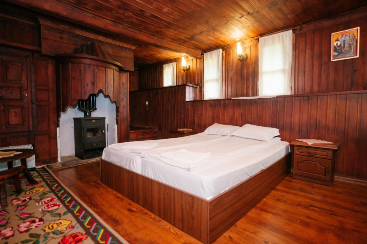 Kodjamanova House Hotel Zheravna ภายนอก รูปภาพ