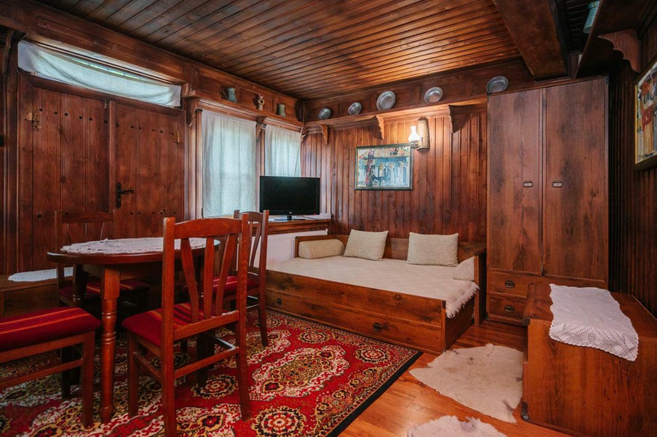 Kodjamanova House Hotel Zheravna ภายนอก รูปภาพ